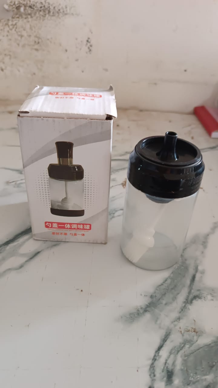 Clear Glass Oil Dispenser Bottle with Integrated Silicone Basting Brush (250ml Approx) Clear Glass Oil Dispenser Bottle with Integrated Silicone Basting Brush (250ml Approx)